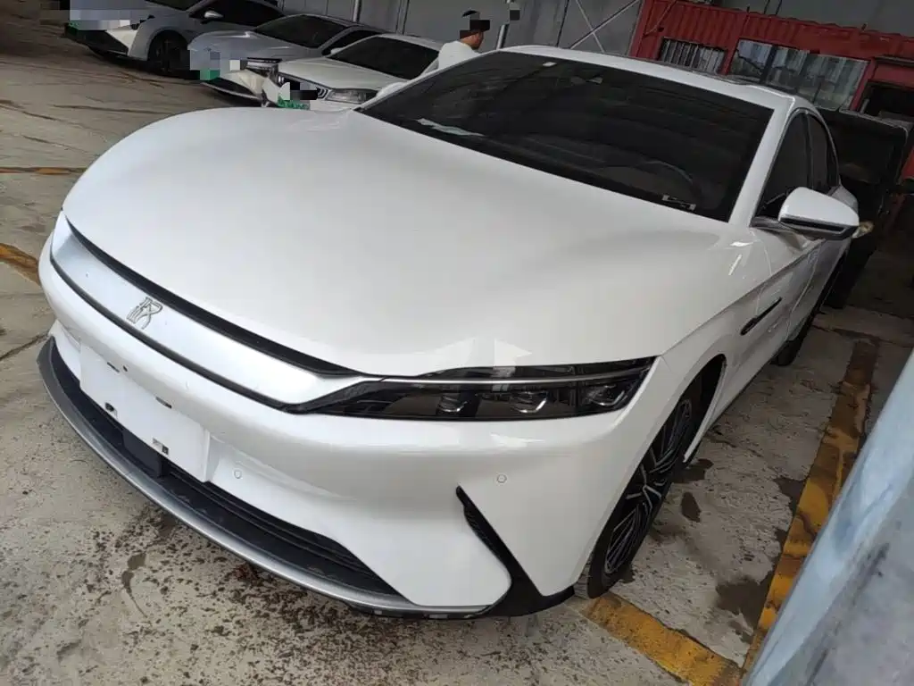 BYD Han — миниатюра 2