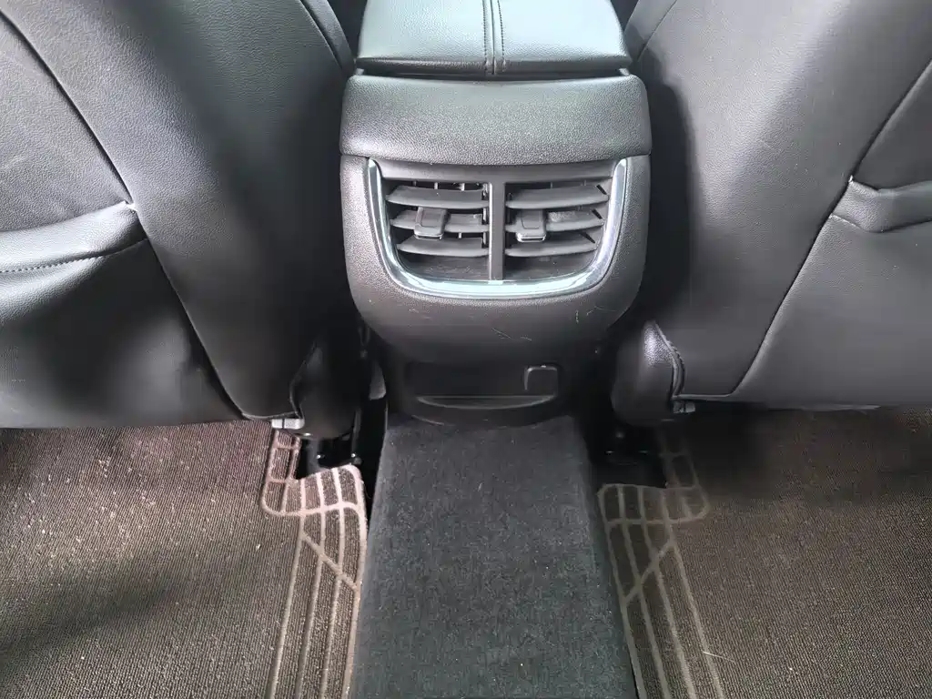 Chevrolet Malibu XL — миниатюра 12