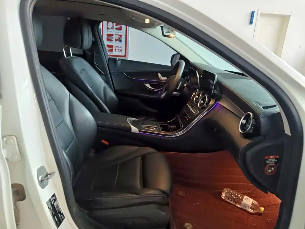 Mercedes-Benz C-Class — миниатюра 11