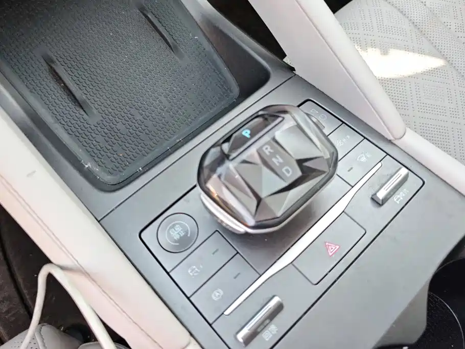 BYD Yuan UP — миниатюра 16