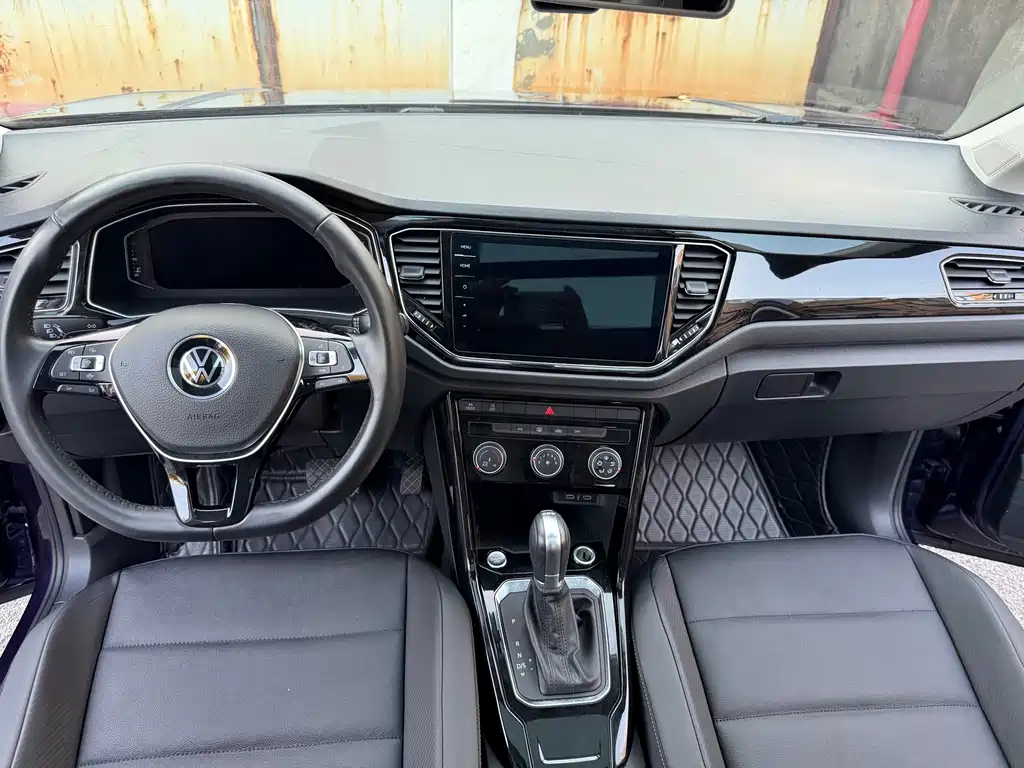 Volkswagen T-Roc — миниатюра 7