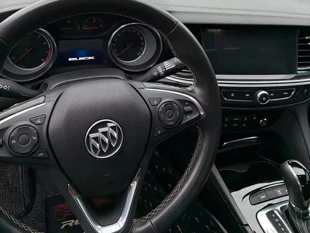 Buick Regal — миниатюра 12