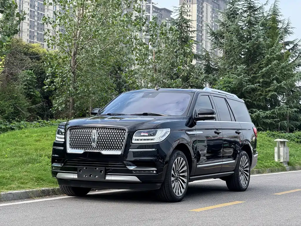 Lincoln Navigator