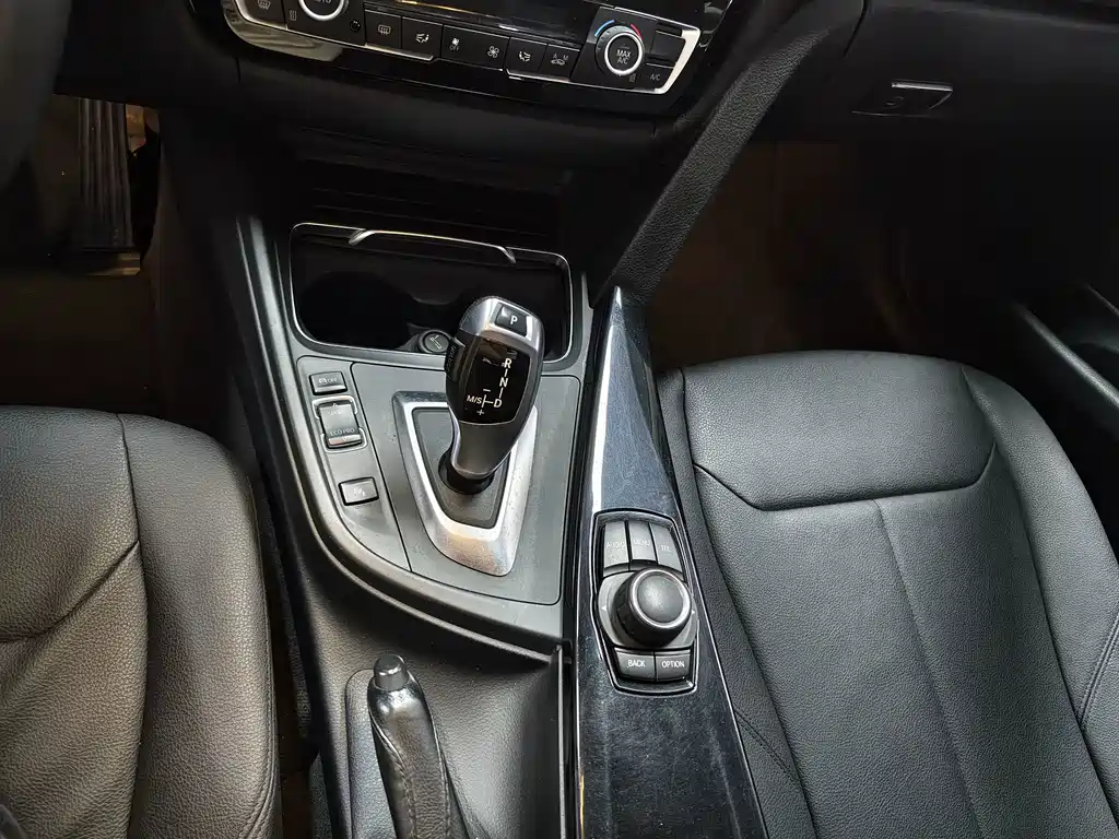 BMW 3 Series — миниатюра 6