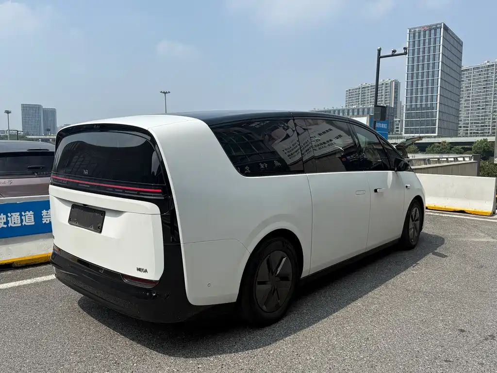 Li Auto Li MEGA — миниатюра 7