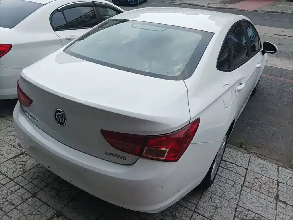 Buick Verano — миниатюра 7