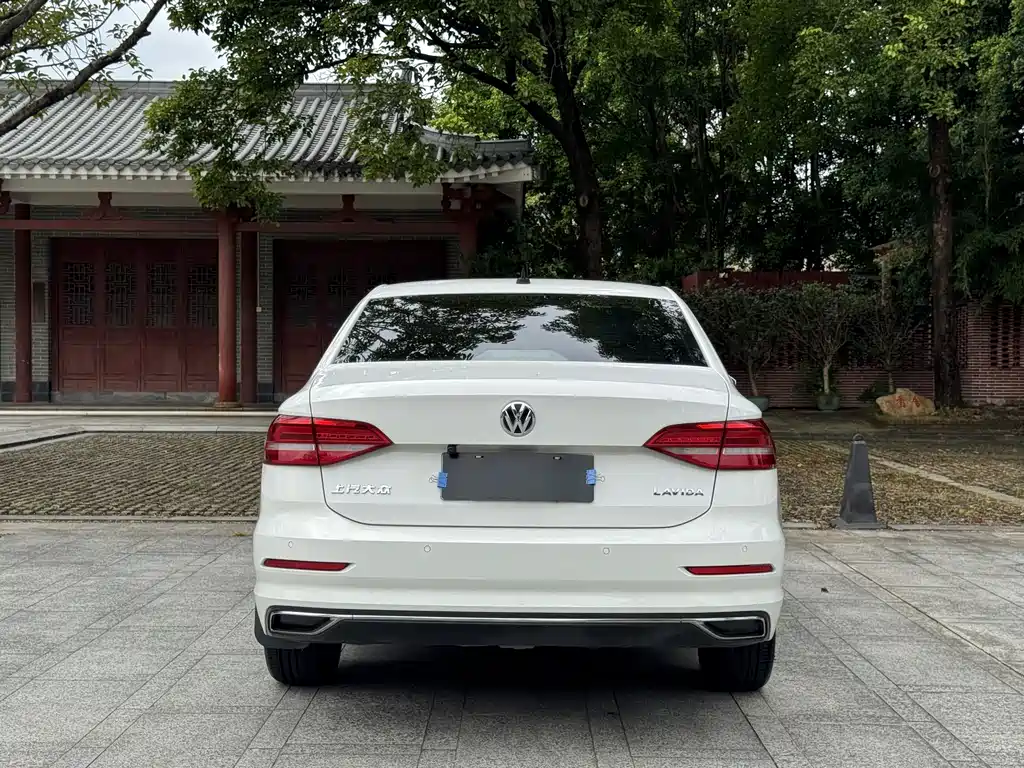 Volkswagen Lavida — миниатюра 6