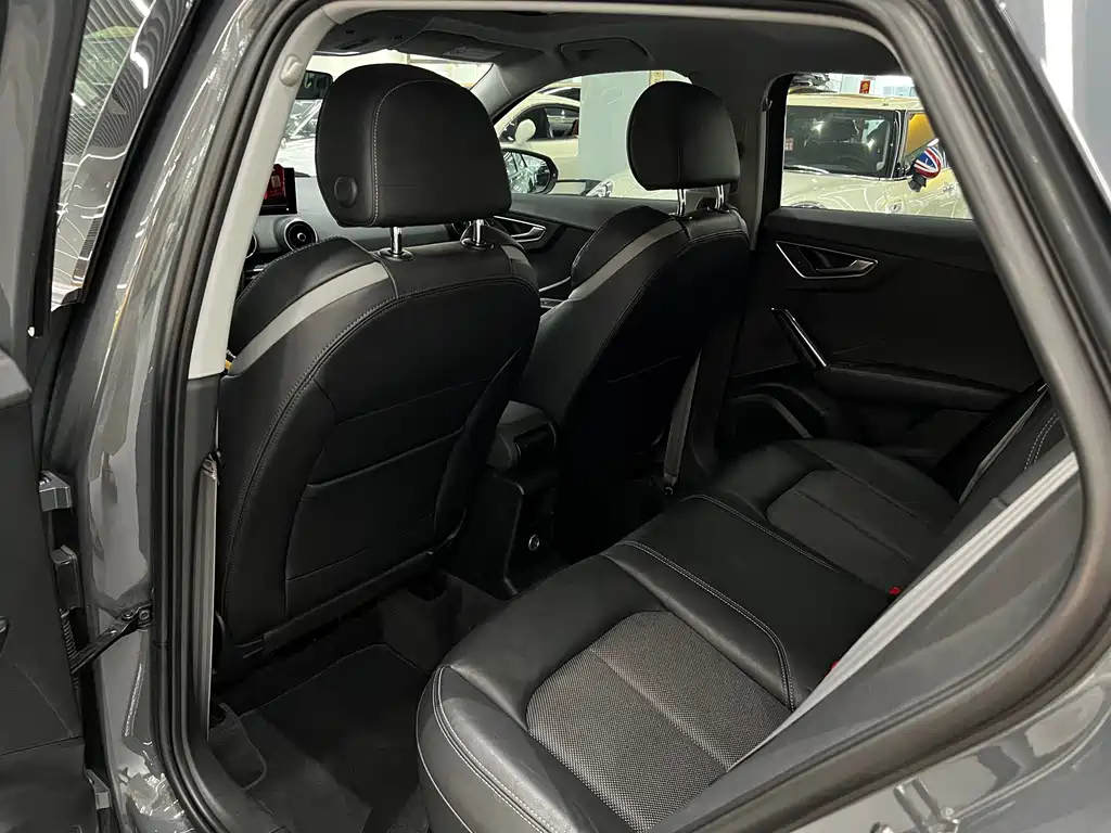 Audi Q2L e-tron — миниатюра 6