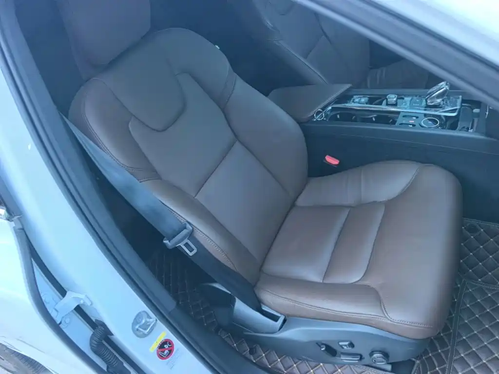 Volvo XC60 — миниатюра 25