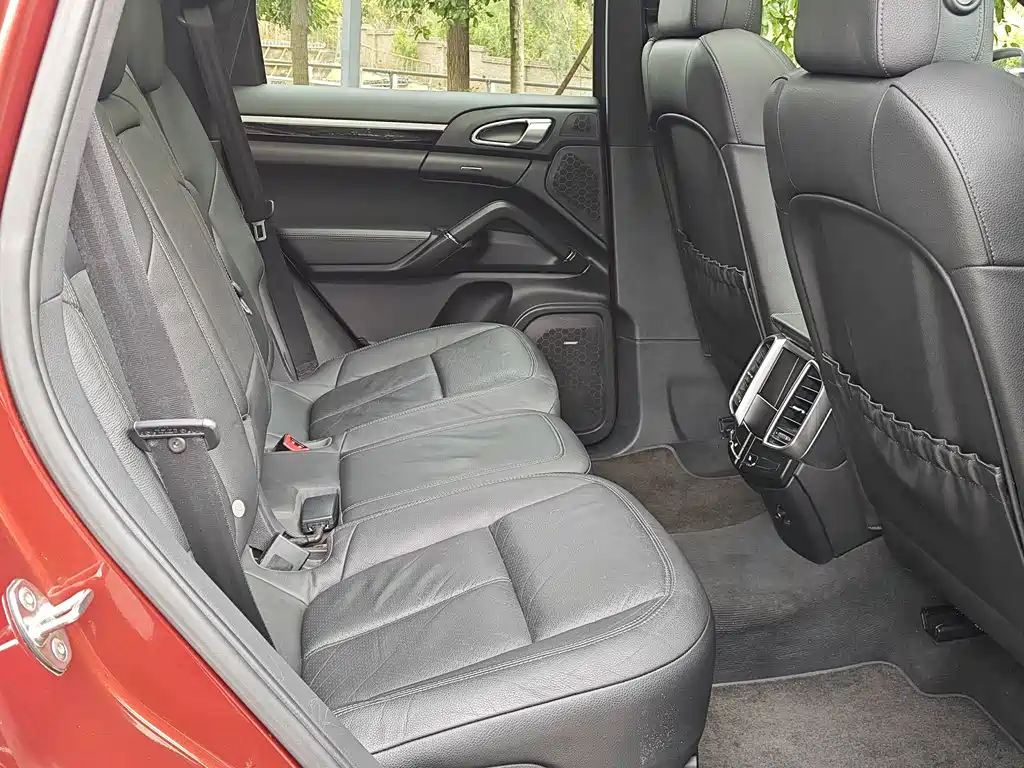 Porsche Cayenne — миниатюра 4