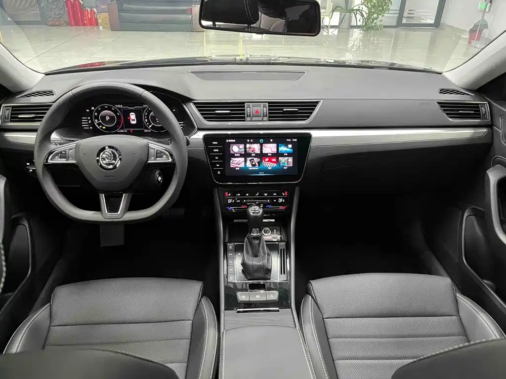 Skoda Superb — миниатюра 7