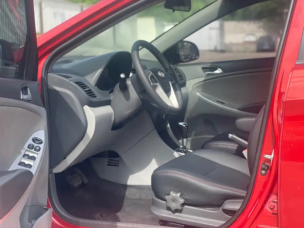 Hyundai Verna — миниатюра 6