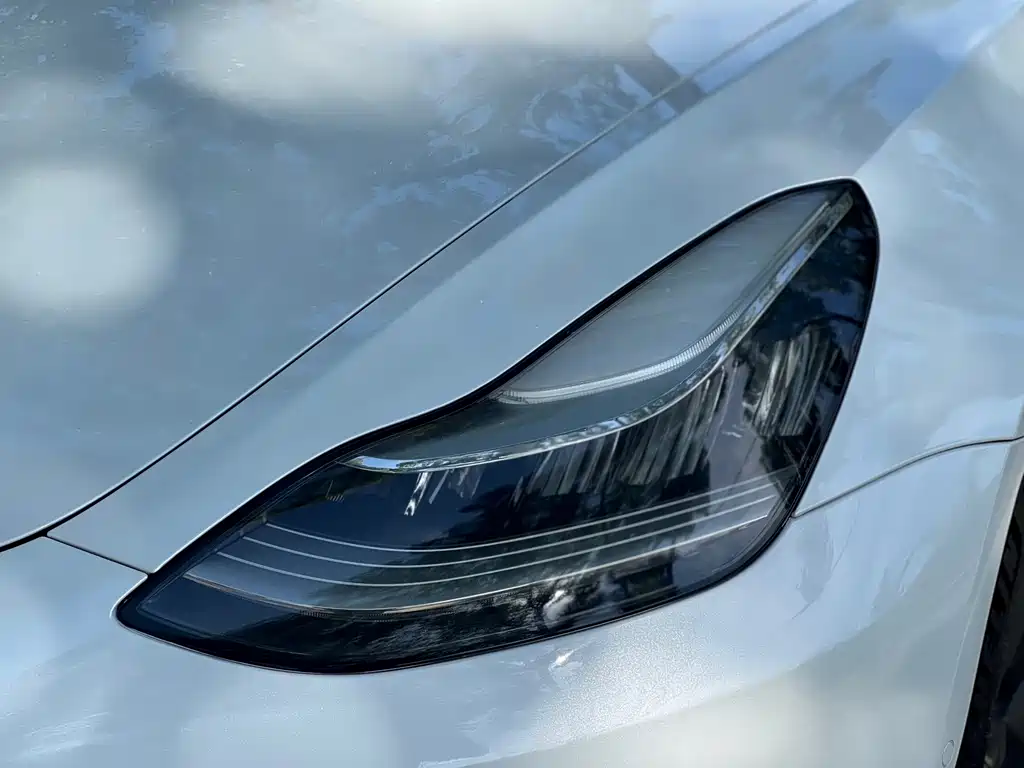 Tesla Model 3 — миниатюра 14