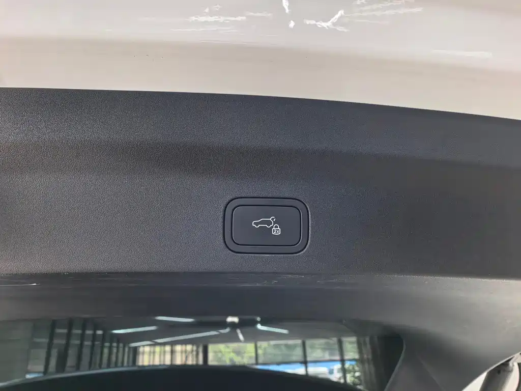 Li Auto Li L6 — миниатюра 8