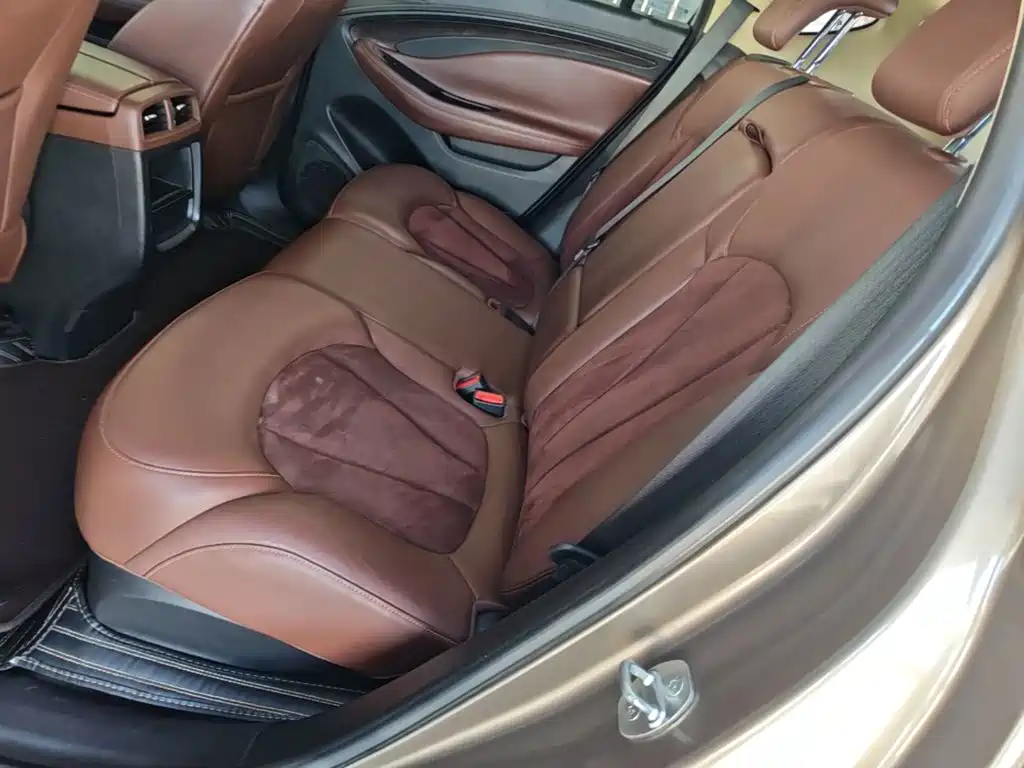 Buick Envision Plus — миниатюра 17