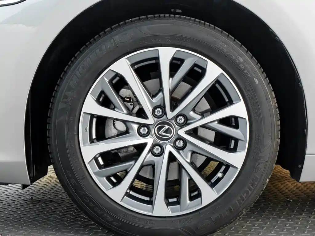 Lexus ES — миниатюра 10