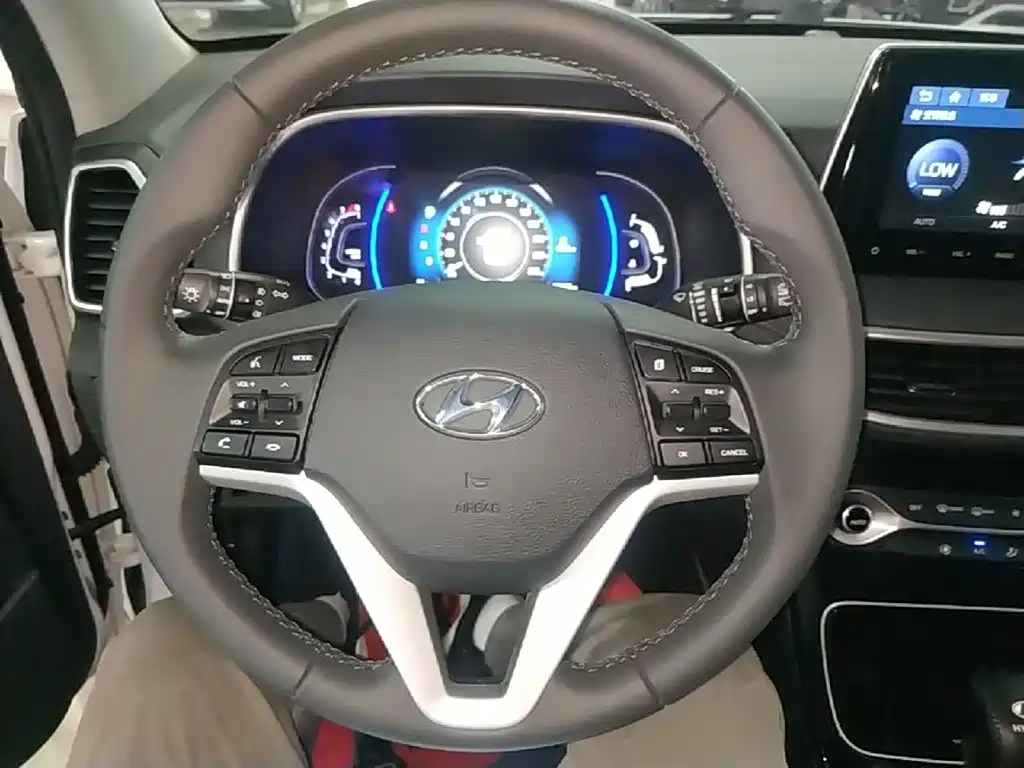Hyundai Tucson — миниатюра 11