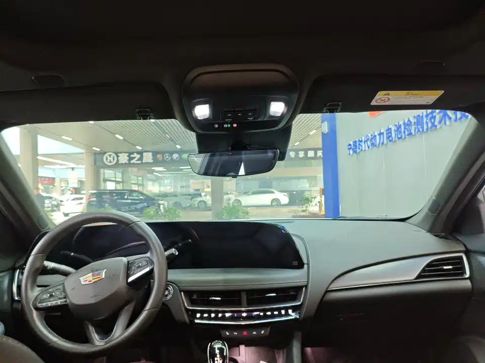 Cadillac CT5 — миниатюра 5