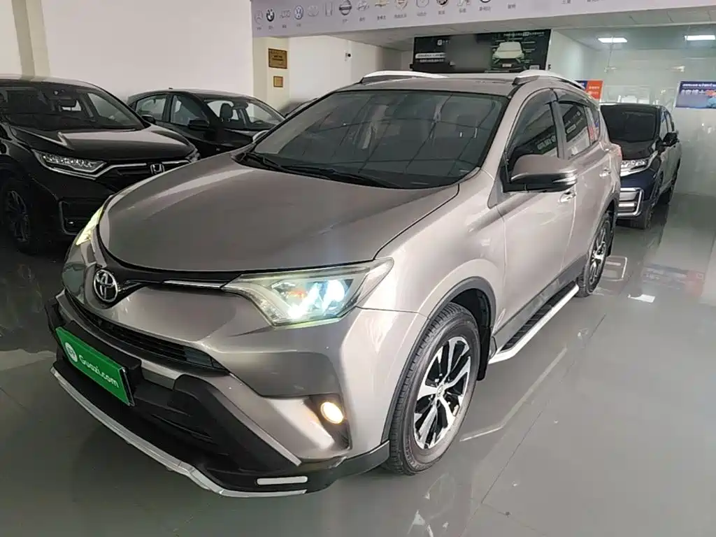 Toyota RAV4 — миниатюра 2