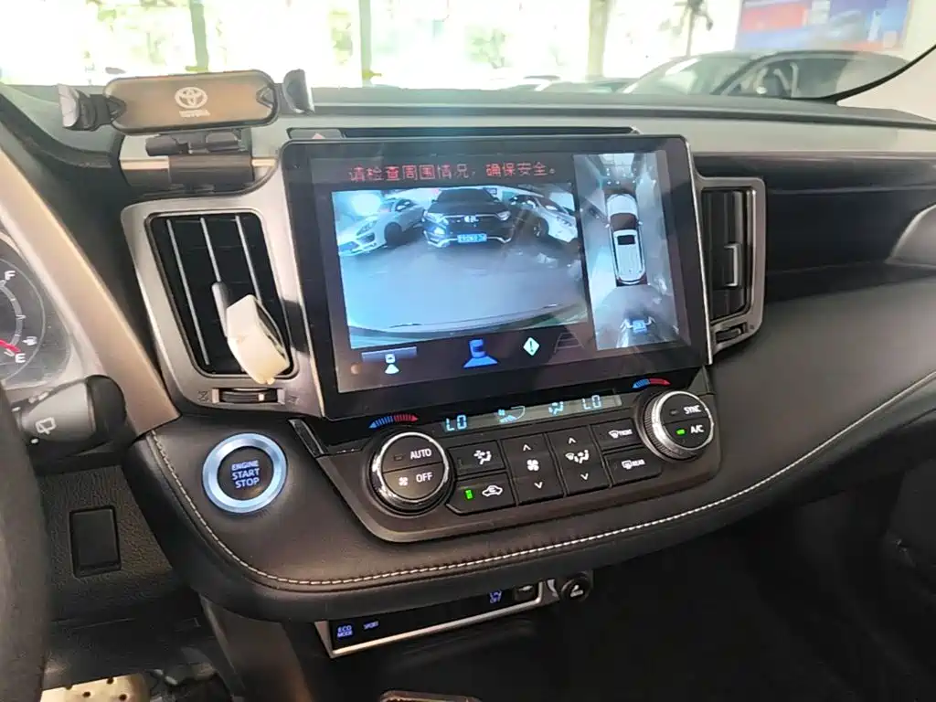 Toyota RAV4 — миниатюра 13