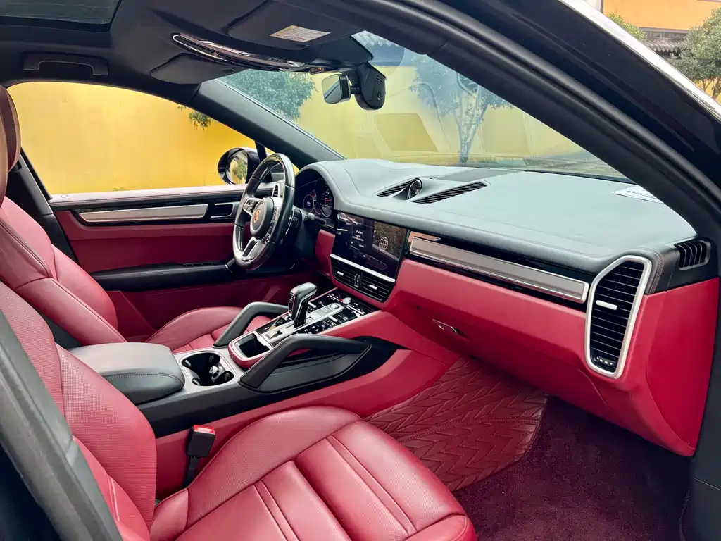 Porsche Cayenne — миниатюра 12