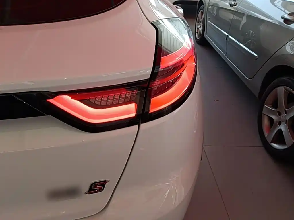 Geely Emgrand S — миниатюра 8