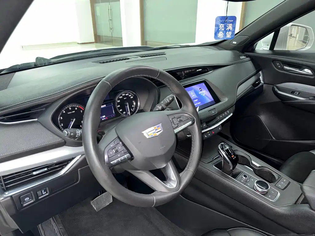 Cadillac XT4 — миниатюра 9