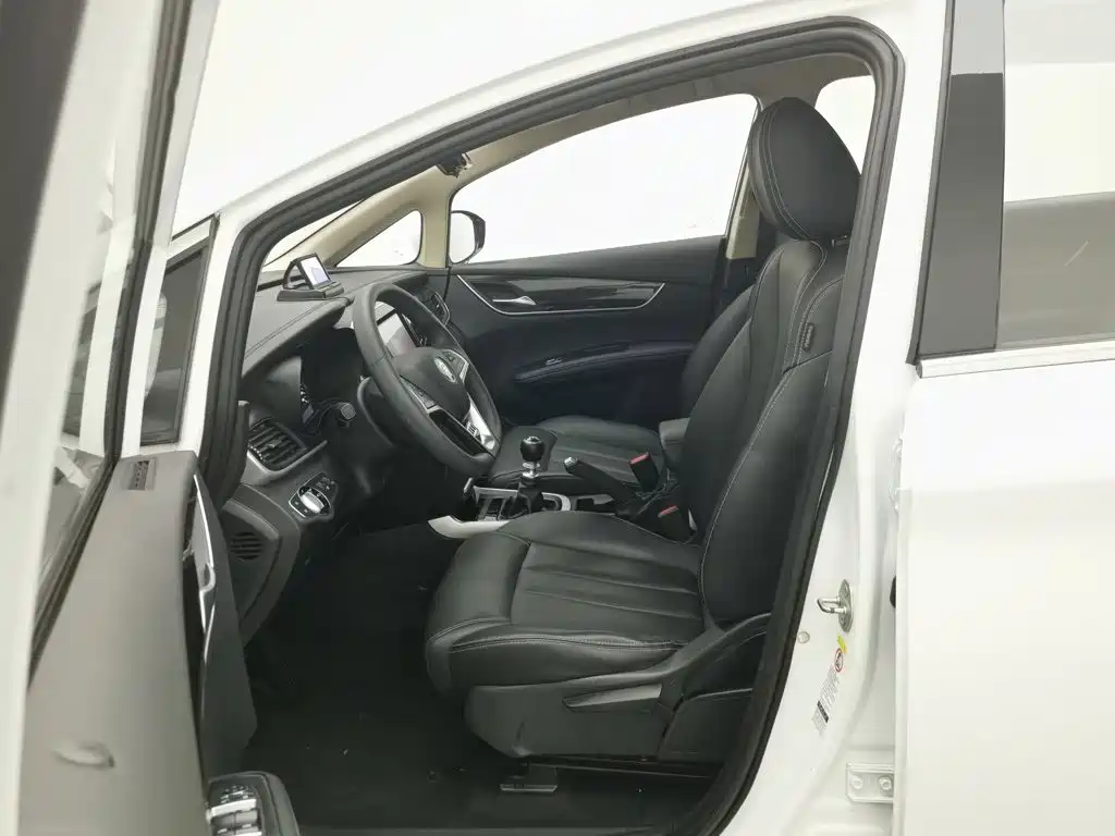 BYD MAX — миниатюра 10