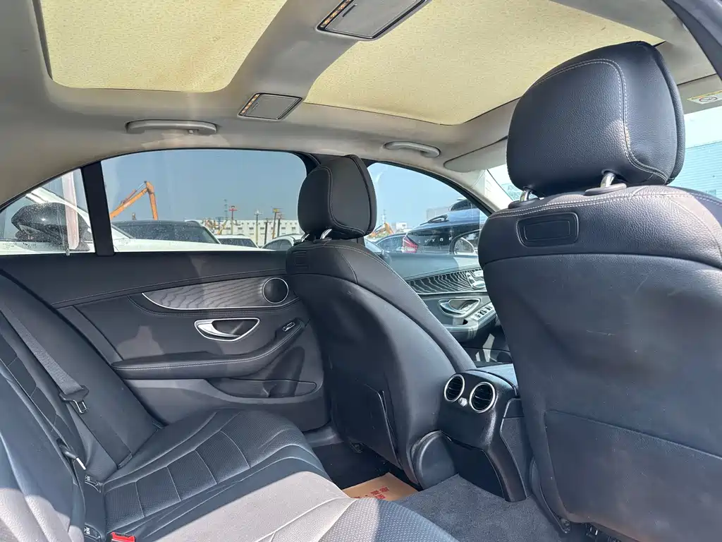 Mercedes-Benz C-Class — миниатюра 16