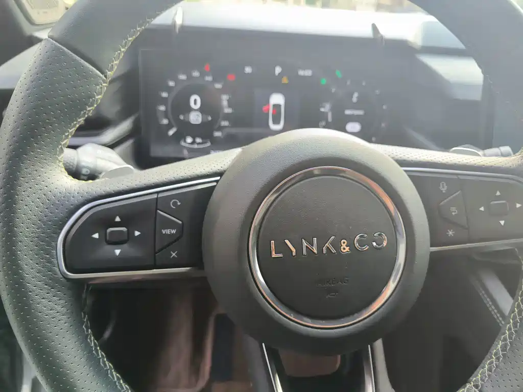 Lynk & Co 03 — миниатюра 7