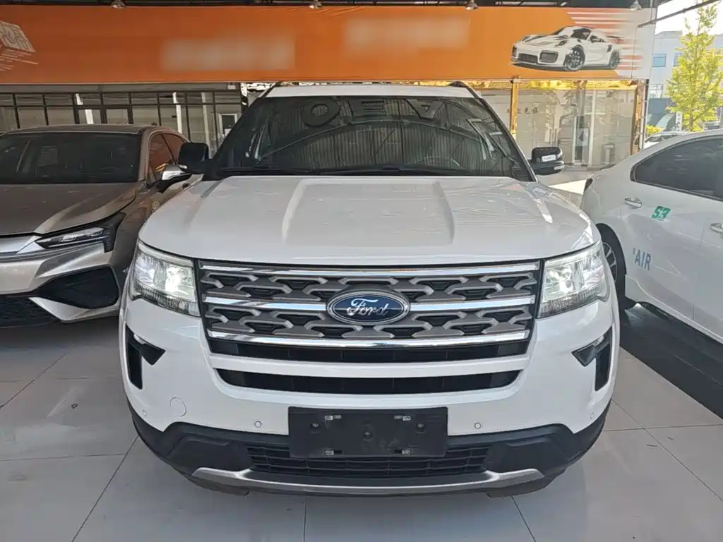 Ford Explorer (Import) — миниатюра 3