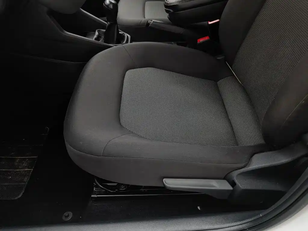 Volkswagen Jetta — миниатюра 20