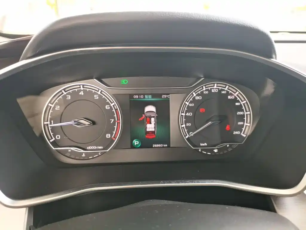 Geely Binyue — миниатюра 12