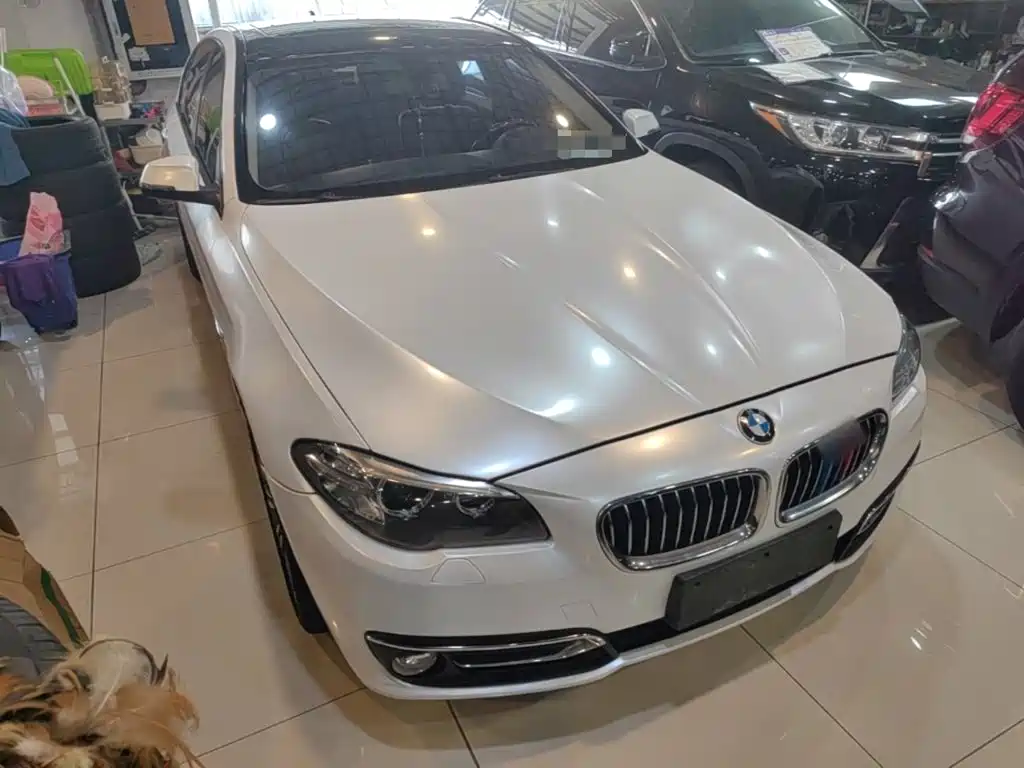 BMW 5 Series — миниатюра 4