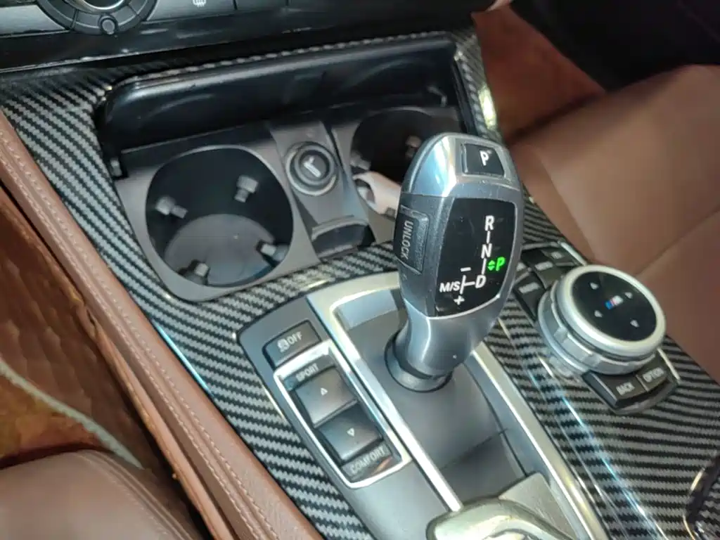 BMW 5 Series — миниатюра 14