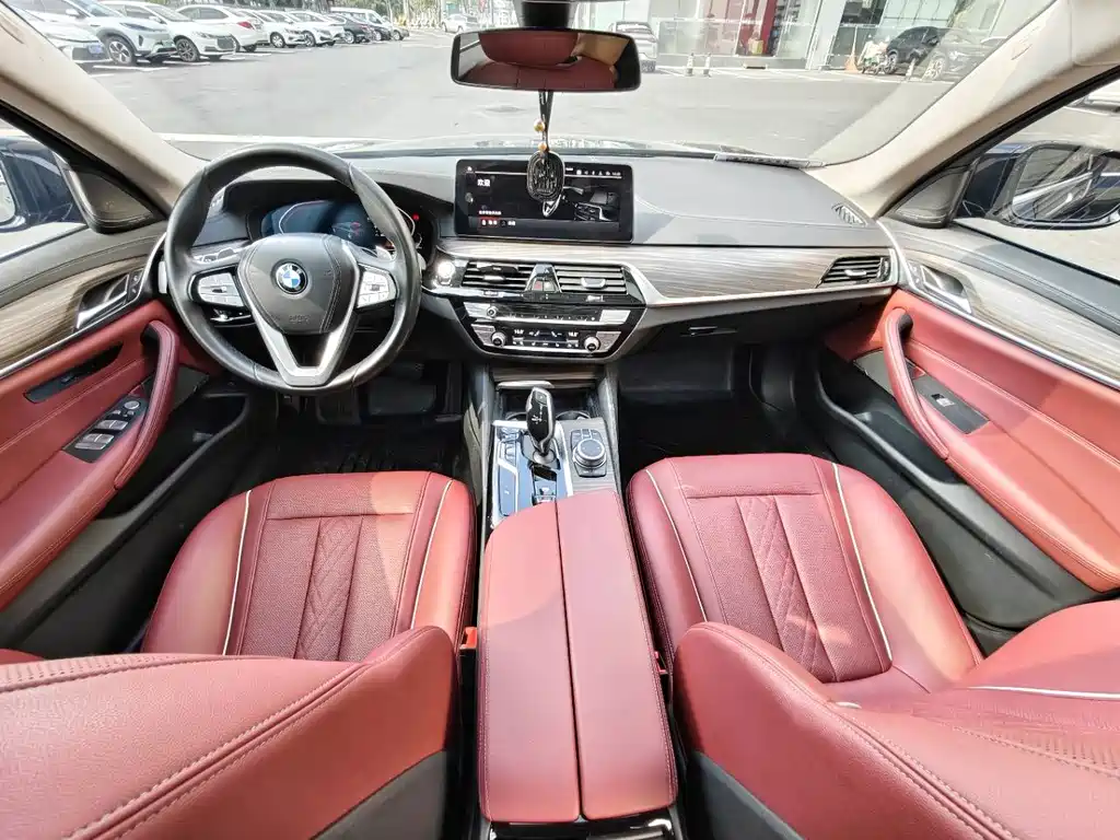 BMW 5 Series — миниатюра 2