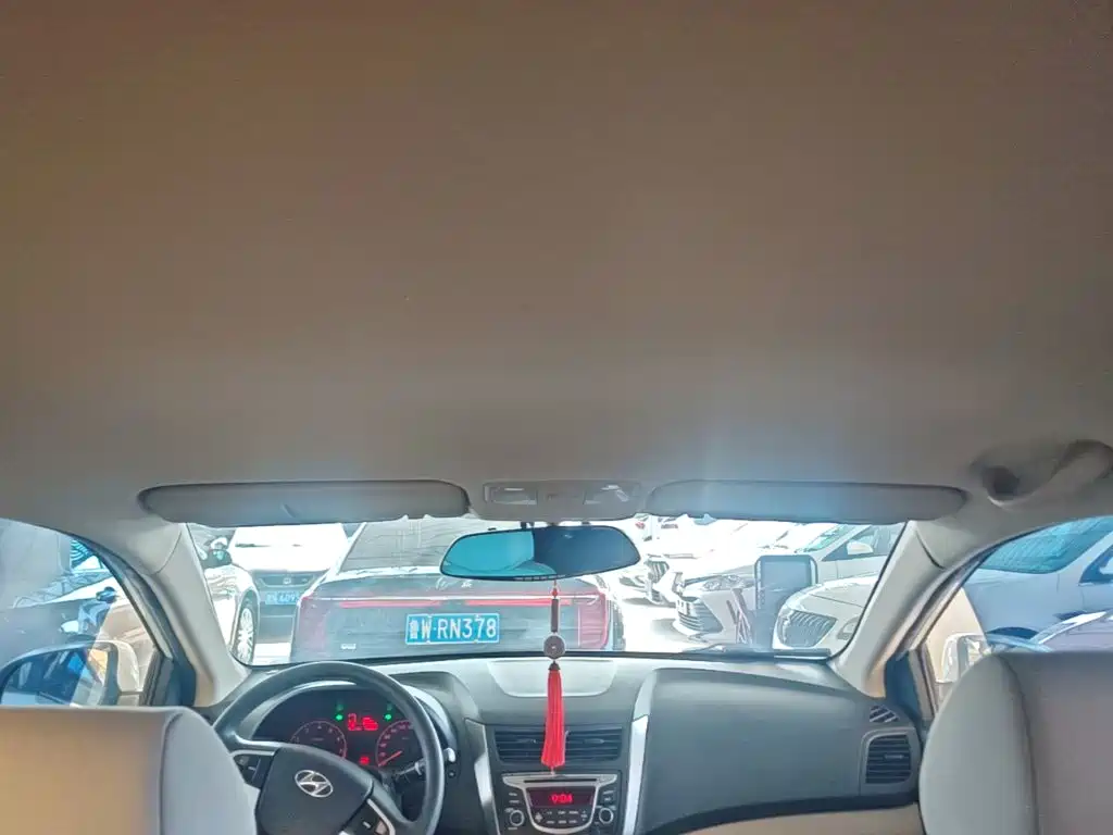 Hyundai Verna — миниатюра 18