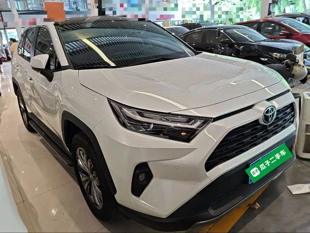 Toyota RAV4 — миниатюра 4