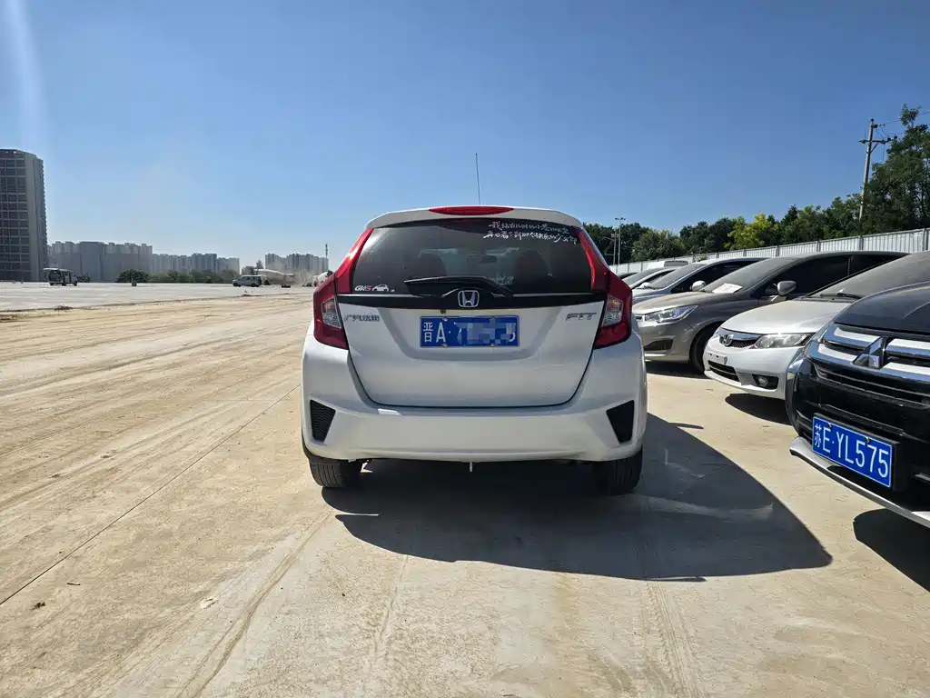 Honda Fit — миниатюра 6