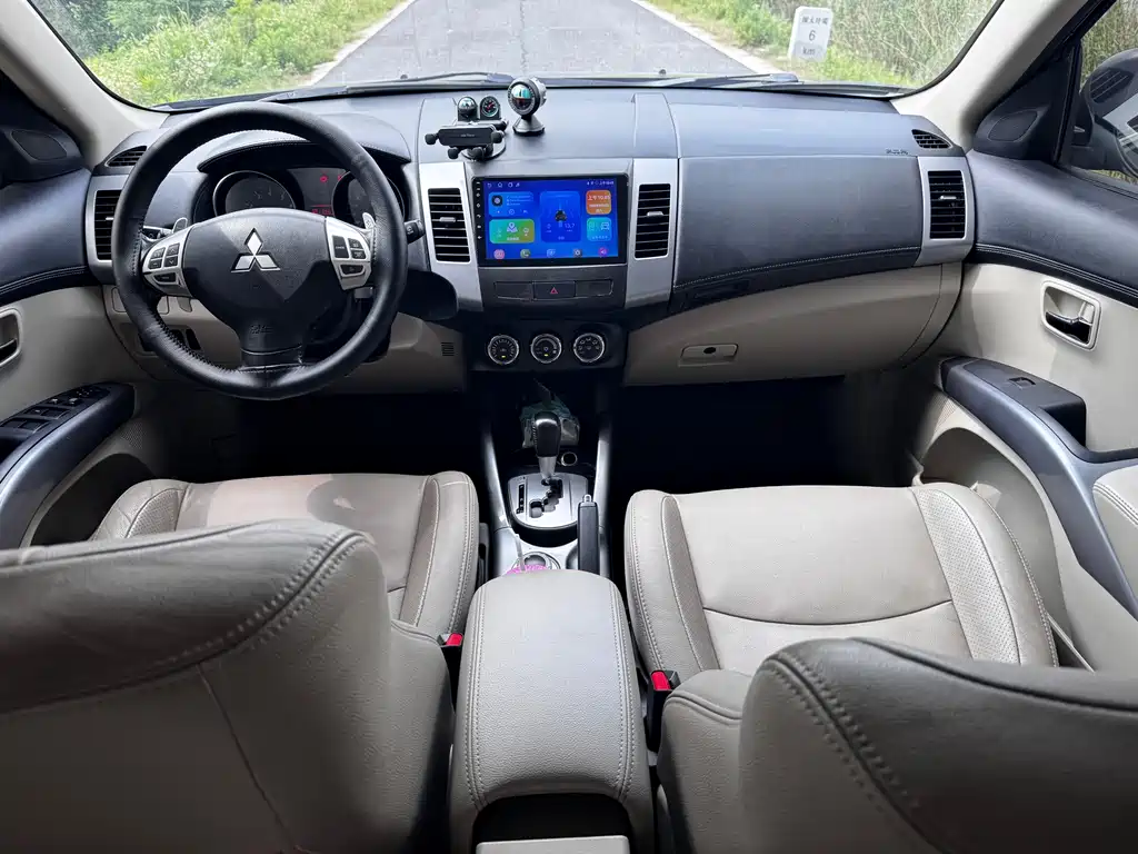 Mitsubishi Outlander (Import) — миниатюра 5