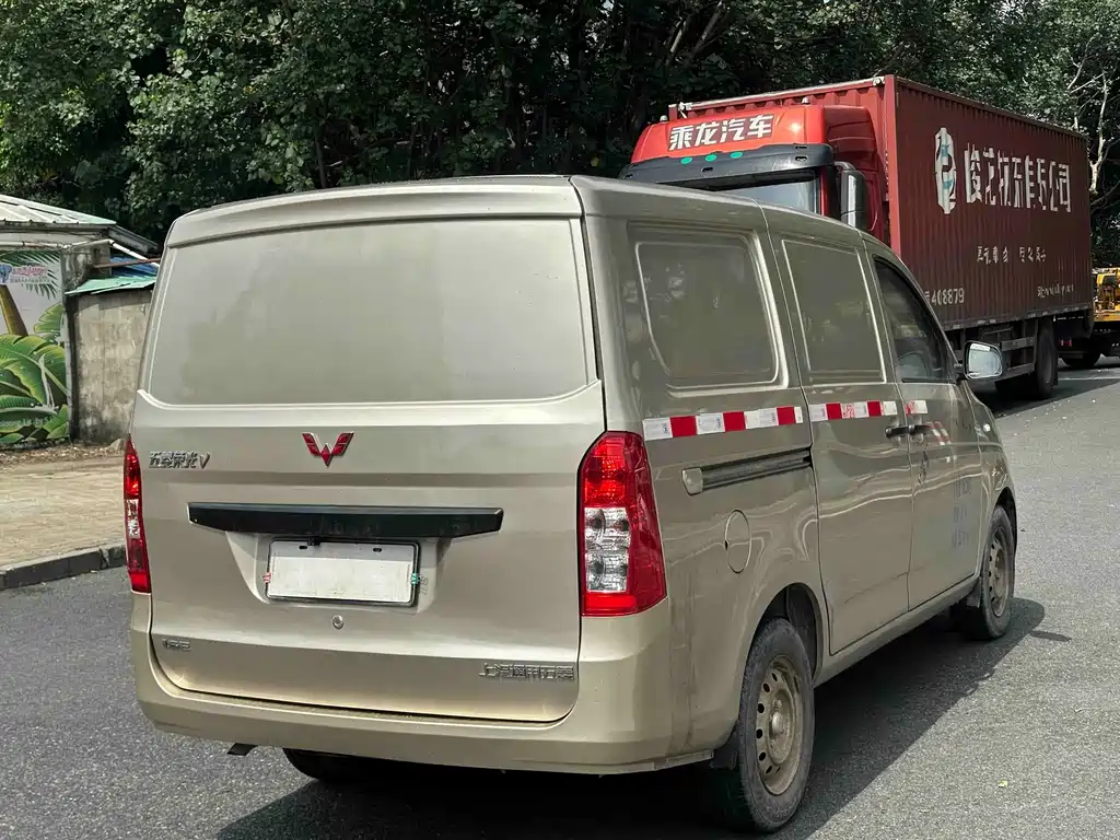 Wuling Rongguang V — миниатюра 6