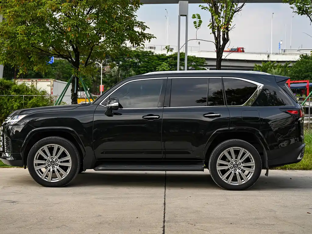 Lexus LX — миниатюра 2