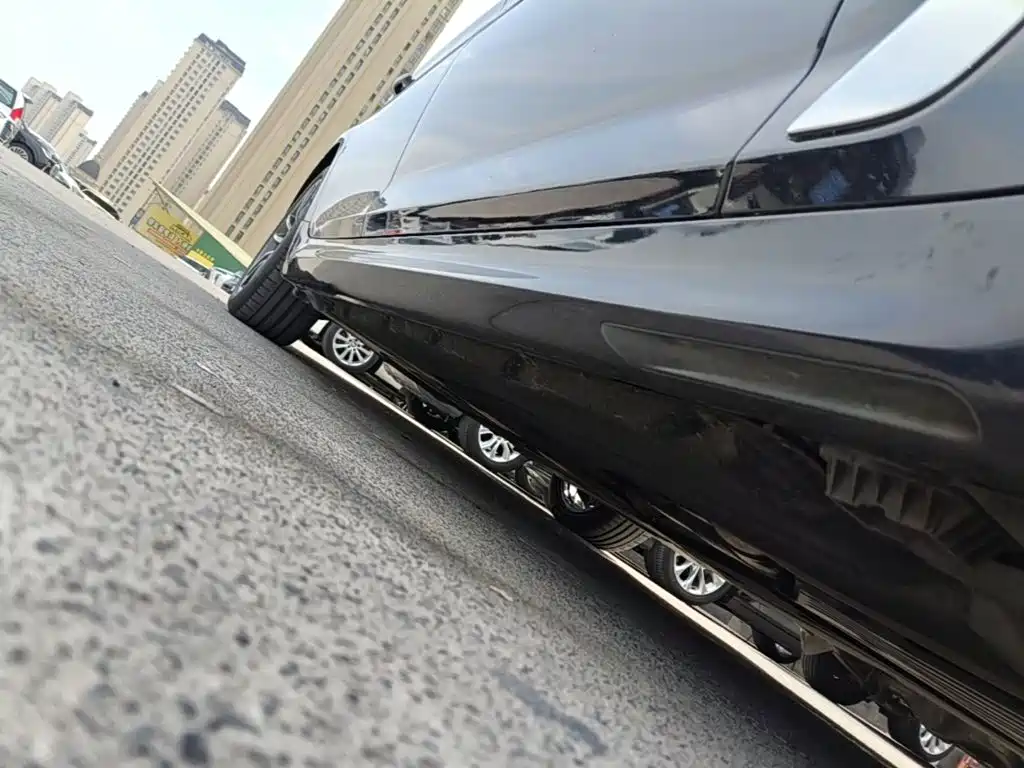 BMW 5 Series New Energy — миниатюра 21