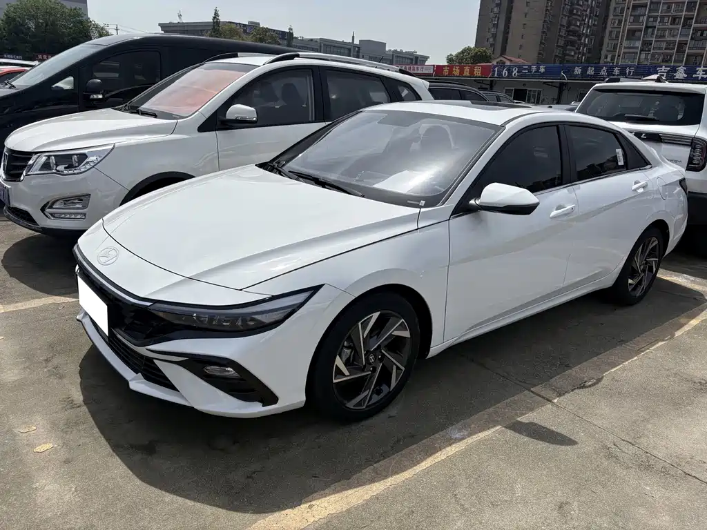 2023 Hyundai Elantra - zdjęcie 1 z 15