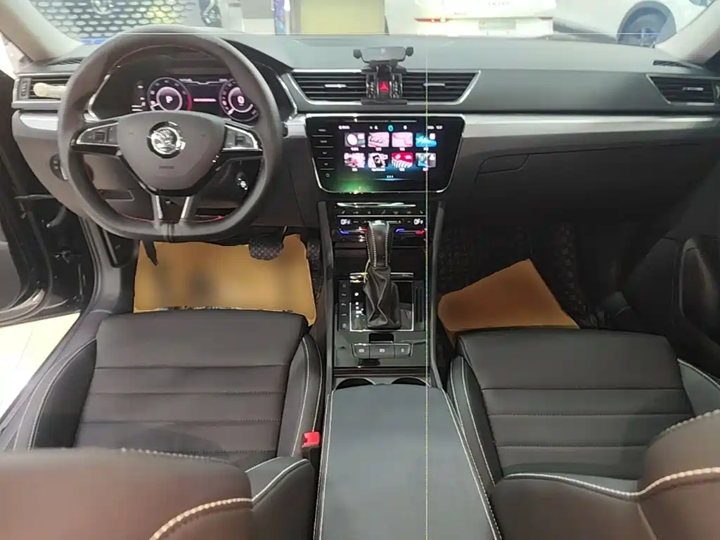 Skoda Superb — миниатюра 10