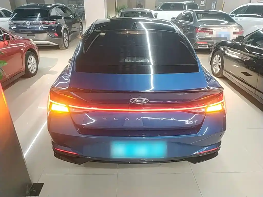Hyundai Elantra 2021 1.5L CVT LUX Luxury