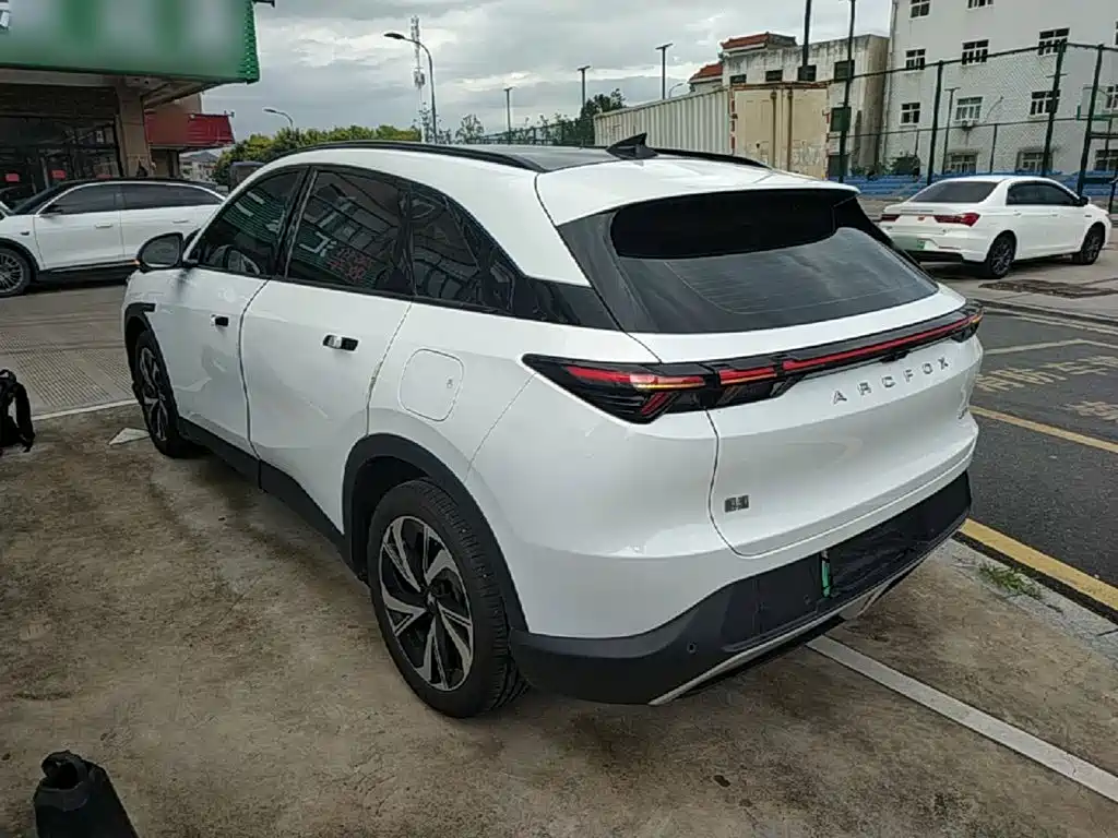 ARCFOX Alpha T5 — миниатюра 5