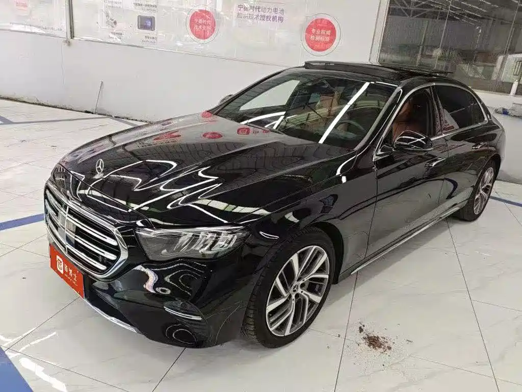 Mercedes-Benz E-Class — миниатюра 8
