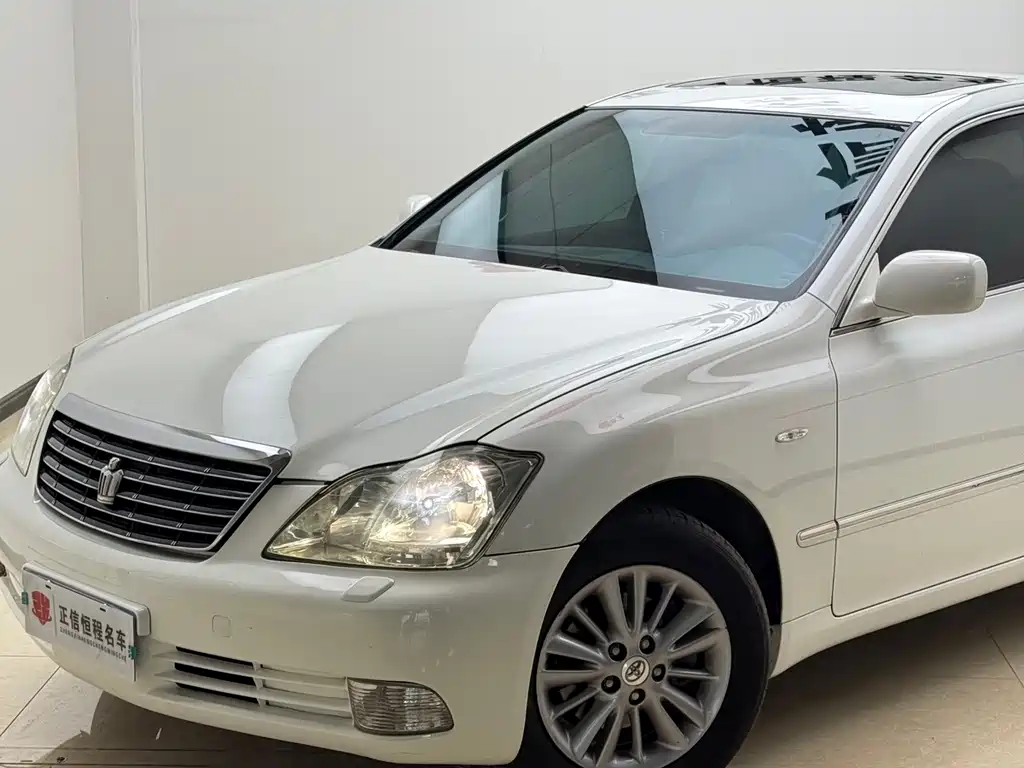Toyota Crown — миниатюра 33