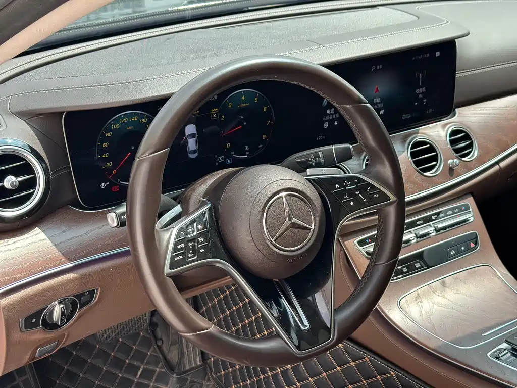 Mercedes-Benz E-Class — миниатюра 6